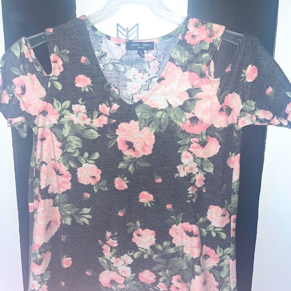Floral Cold Shoulder Knit Top MoaMoa 1x - Picture 2 of 5